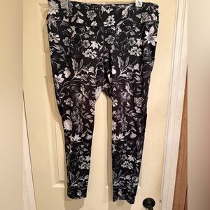 Old Navy Black and White Floral Leggings